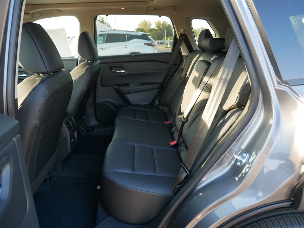 2026 Nissan Rogue SV AWD photo 9