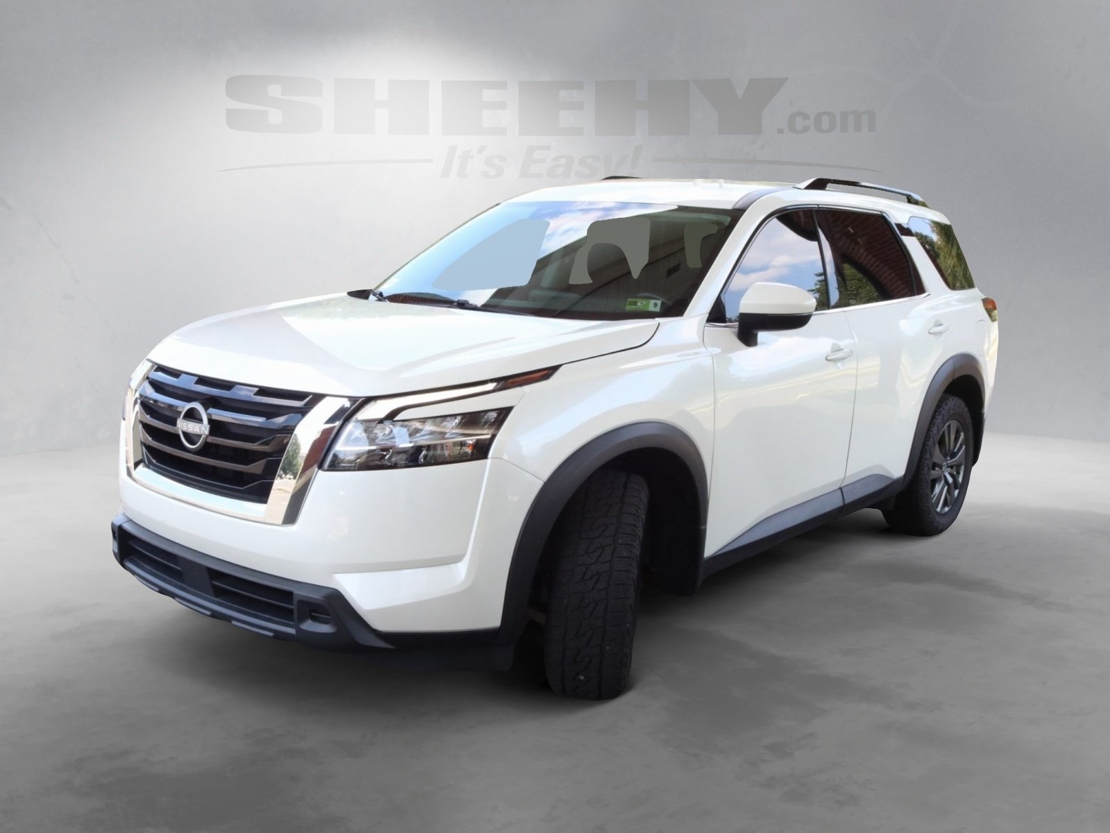 2022 Nissan Pathfinder SV photo 3