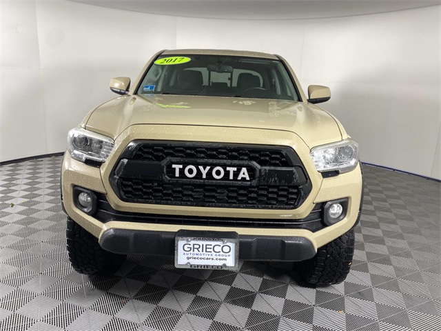 2017 Toyota Tacoma SR5 photo 2