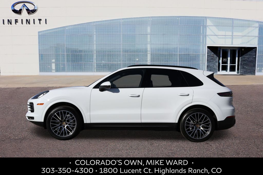 2023 Porsche Cayenne Platinum Edition photo 2