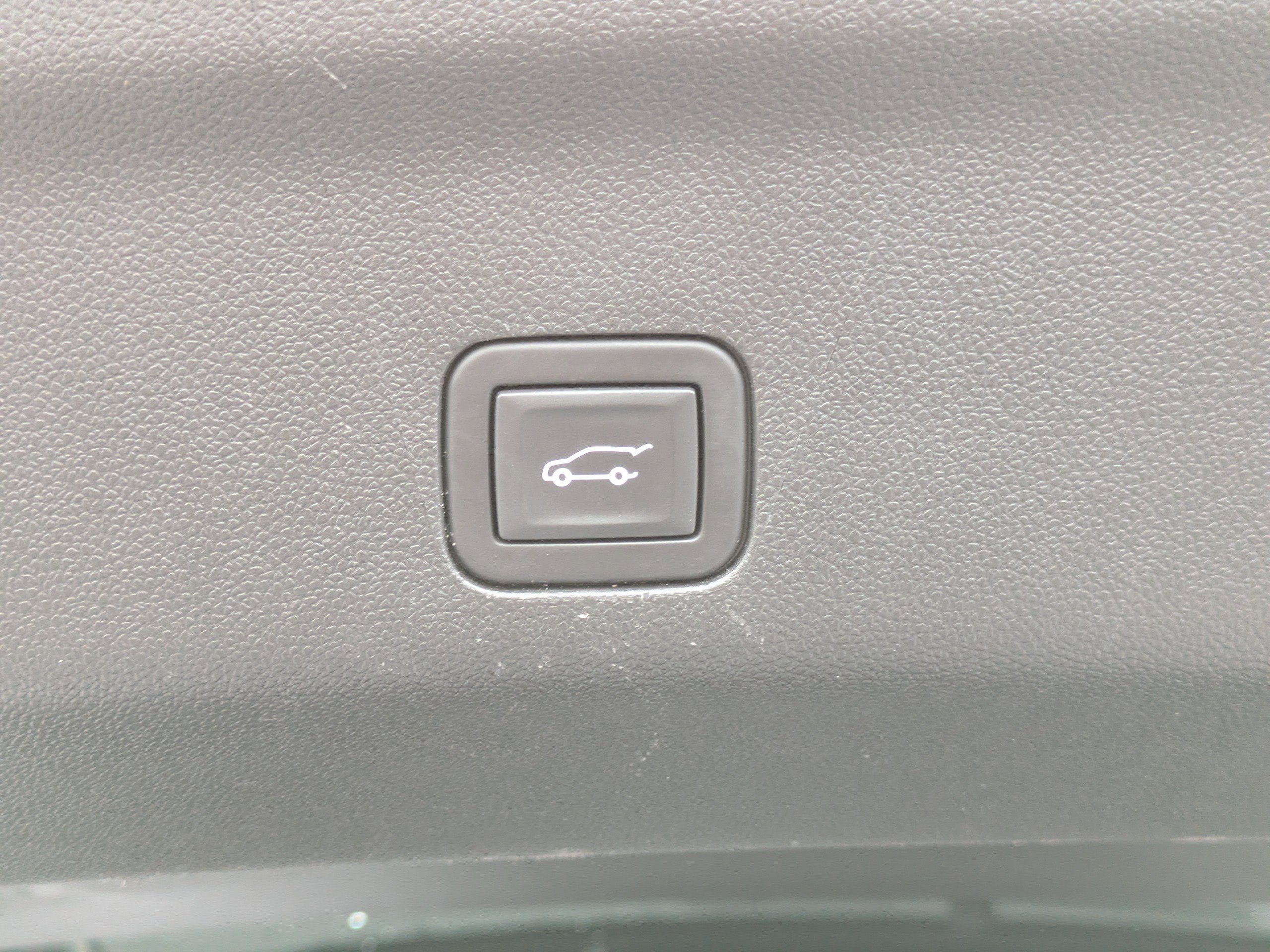 2023 Chevrolet Tahoe RST photo 13
