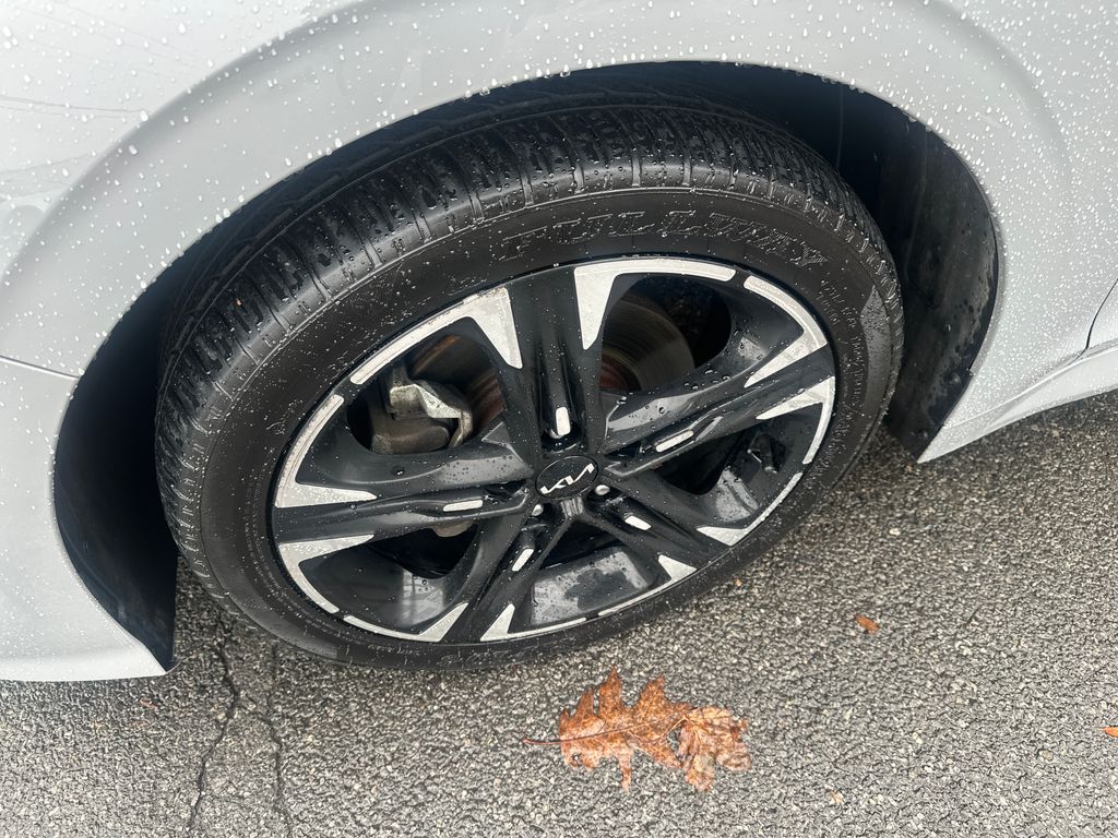 2023 Kia K5 GT-Line photo 2