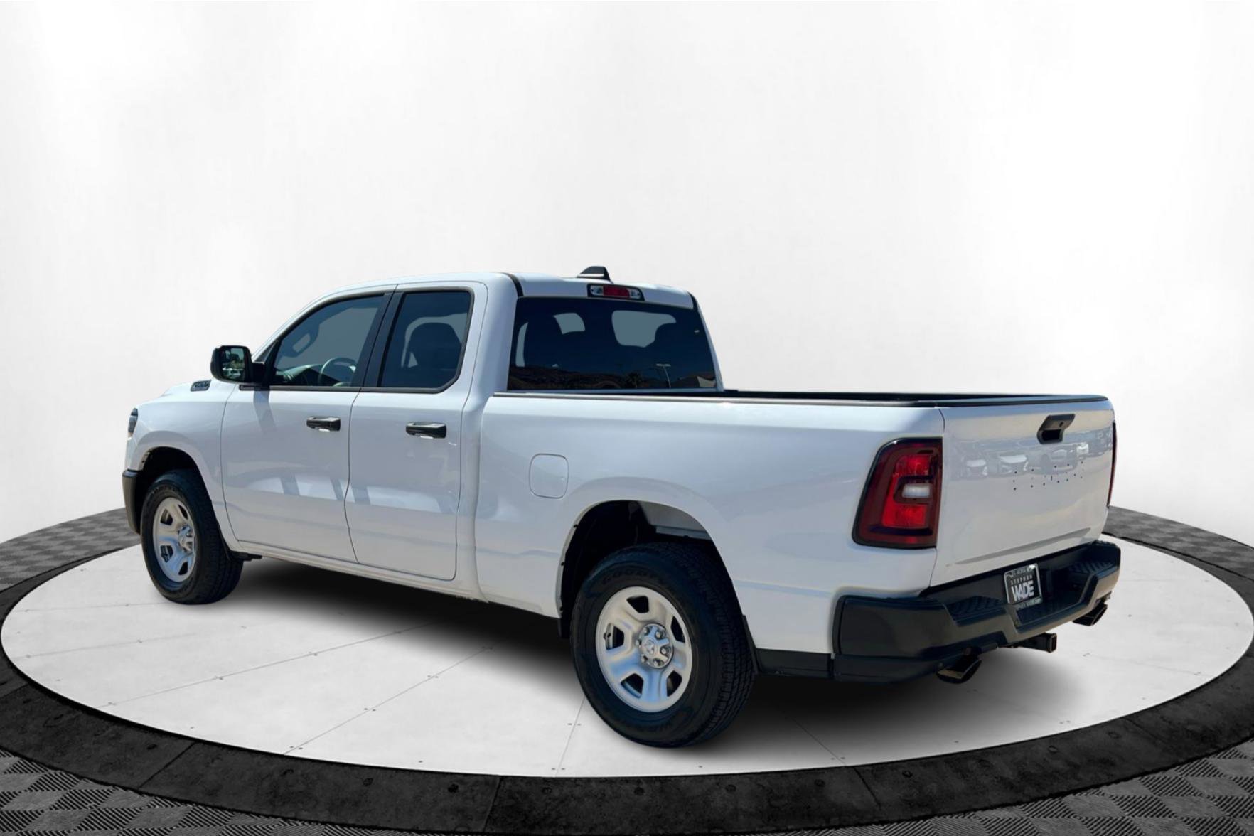 2025 Ram 1500 Tradesman photo 3