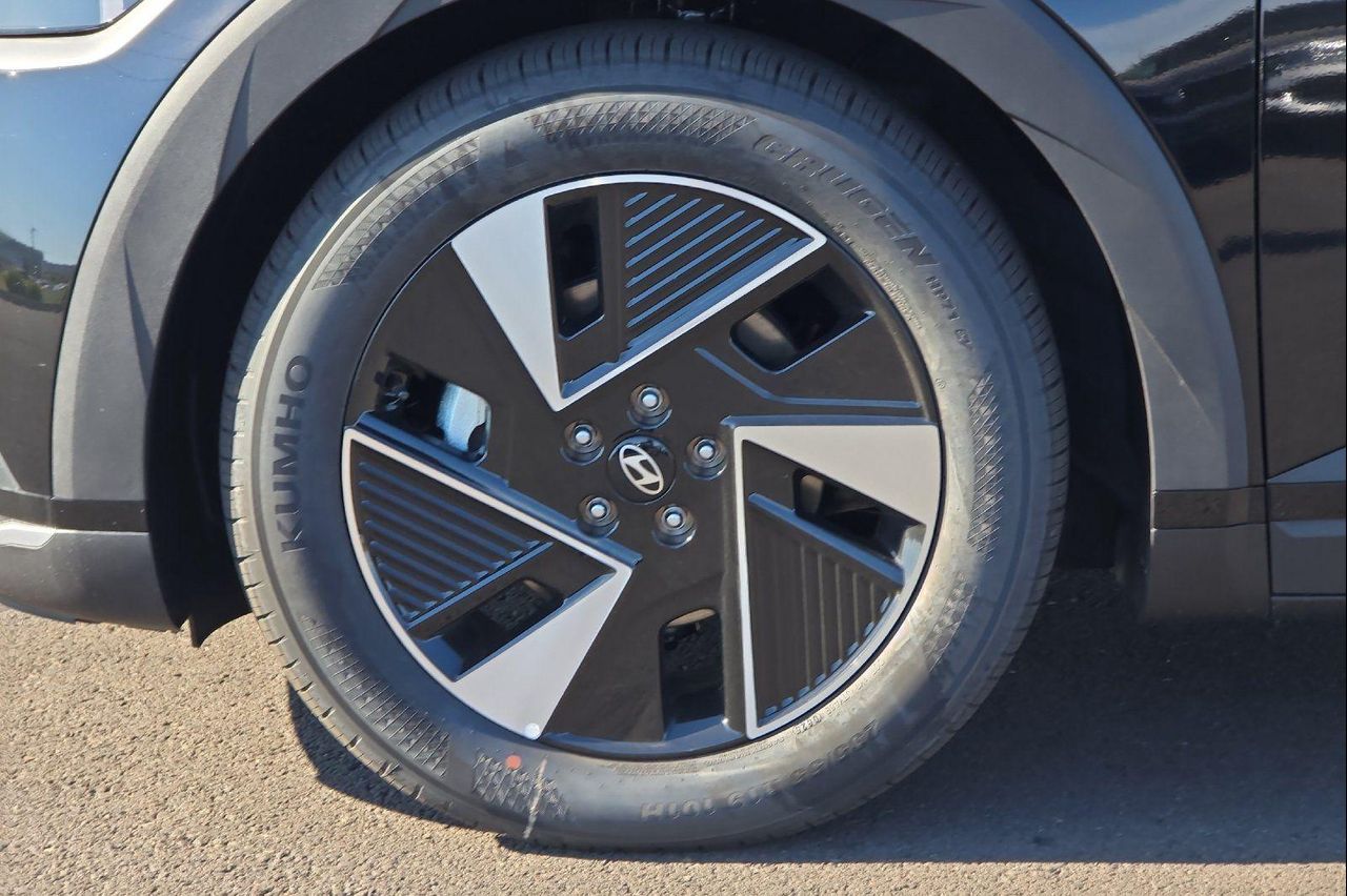 2025 Hyundai Ioniq 5 SEL photo 24