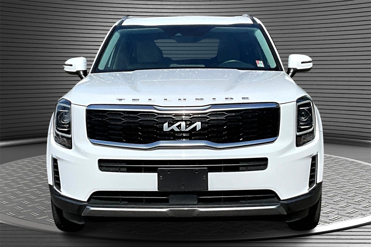 2022 Kia Telluride S photo 2