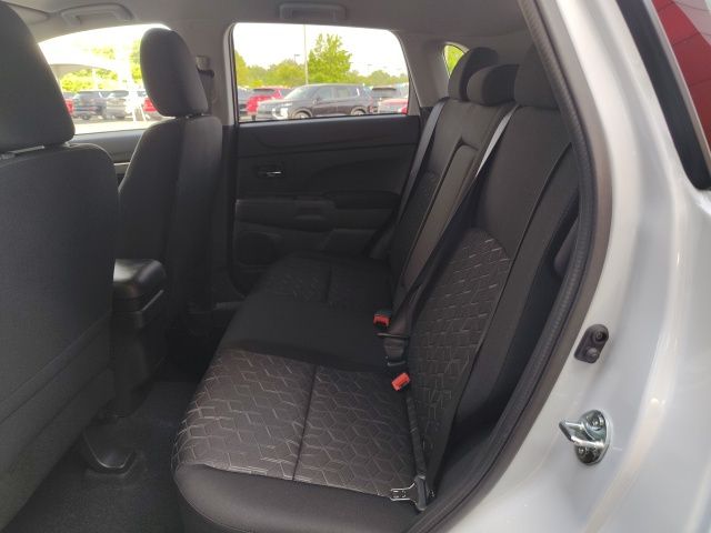 2025 Mitsubishi Outlander Sport ES photo 19