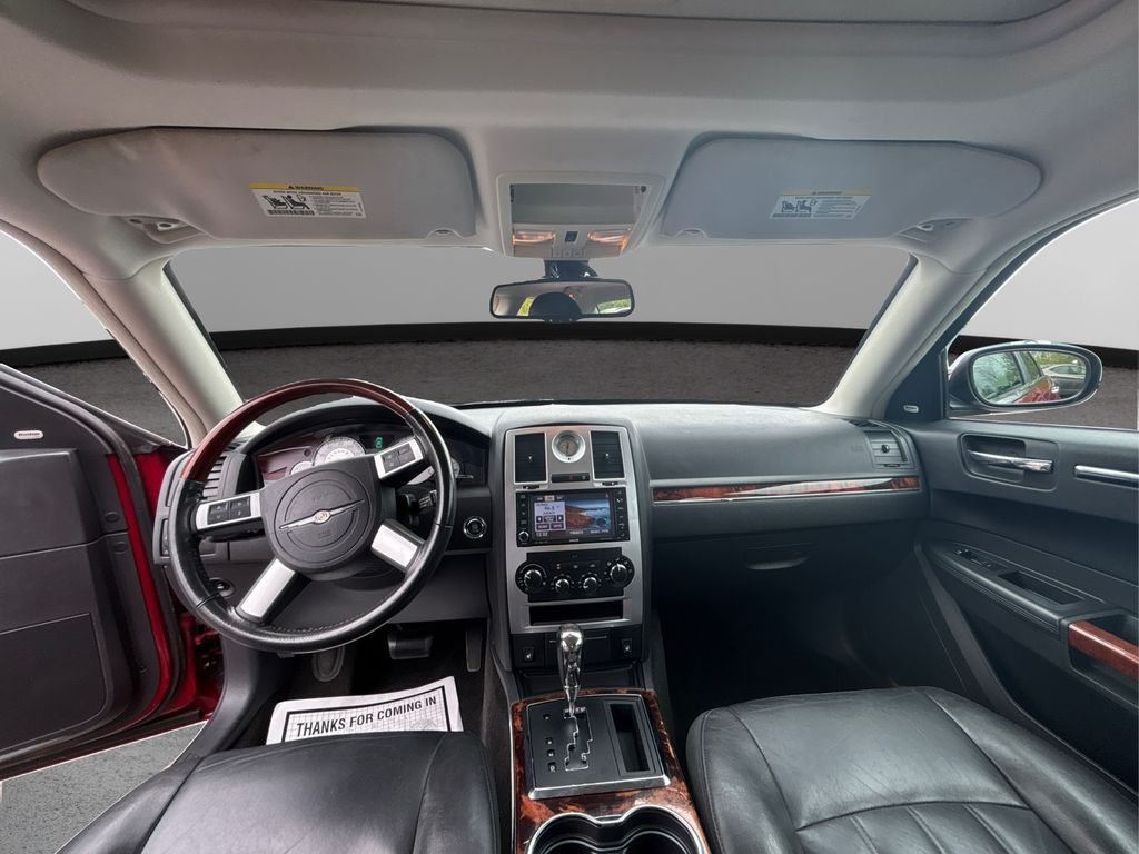 2010 Chrysler 300 C photo 21