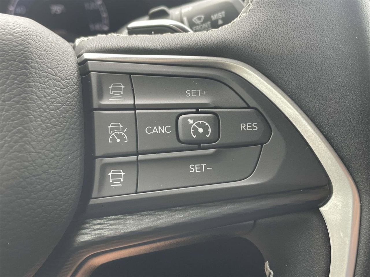 2025 Jeep Grand Cherokee Laredo X photo 13