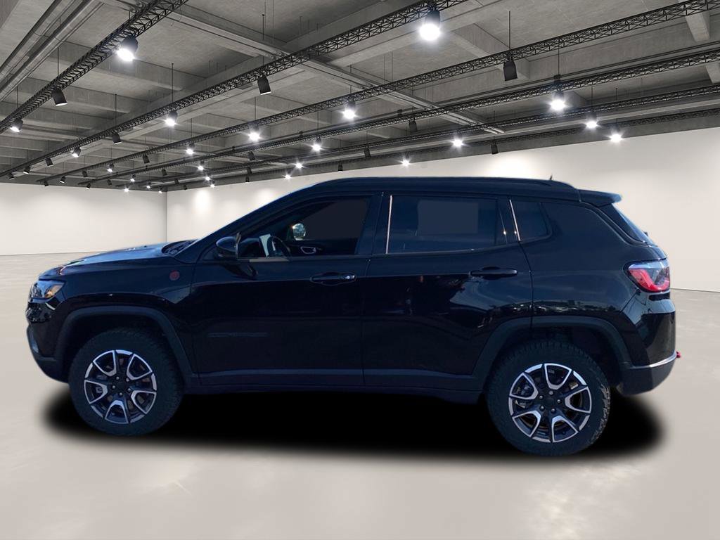 2024 Jeep Compass Trailhawk photo 3