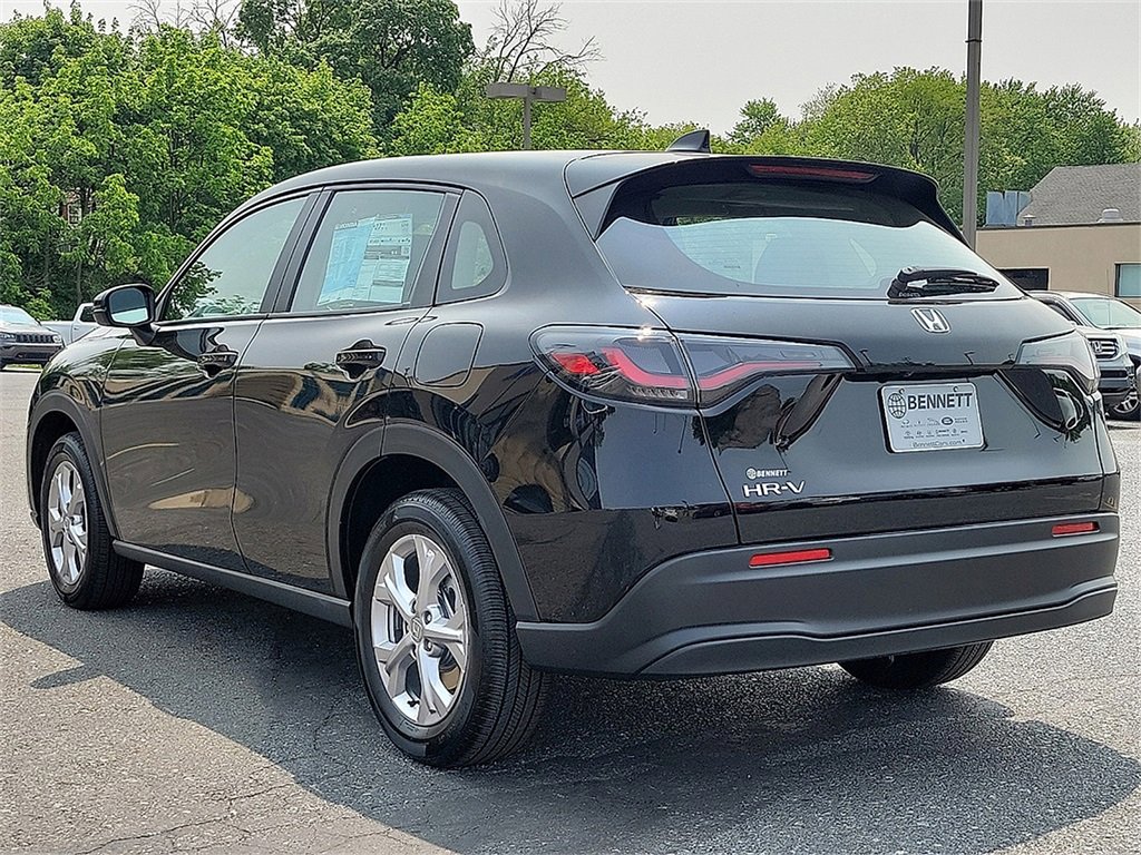 2025 Honda HR-V LX photo 3