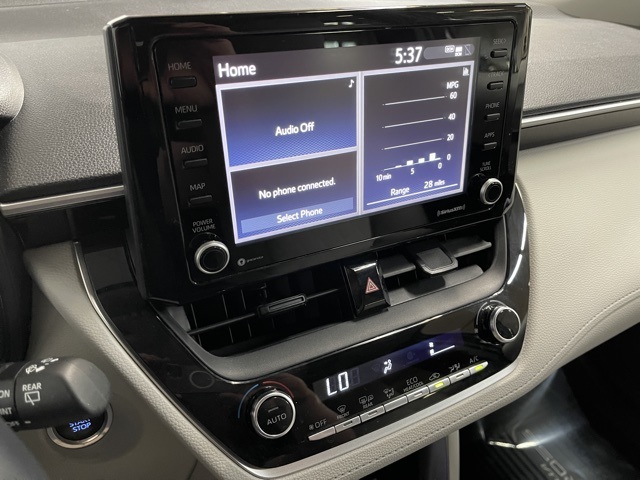 2022 Toyota Corolla Cross LE photo 28
