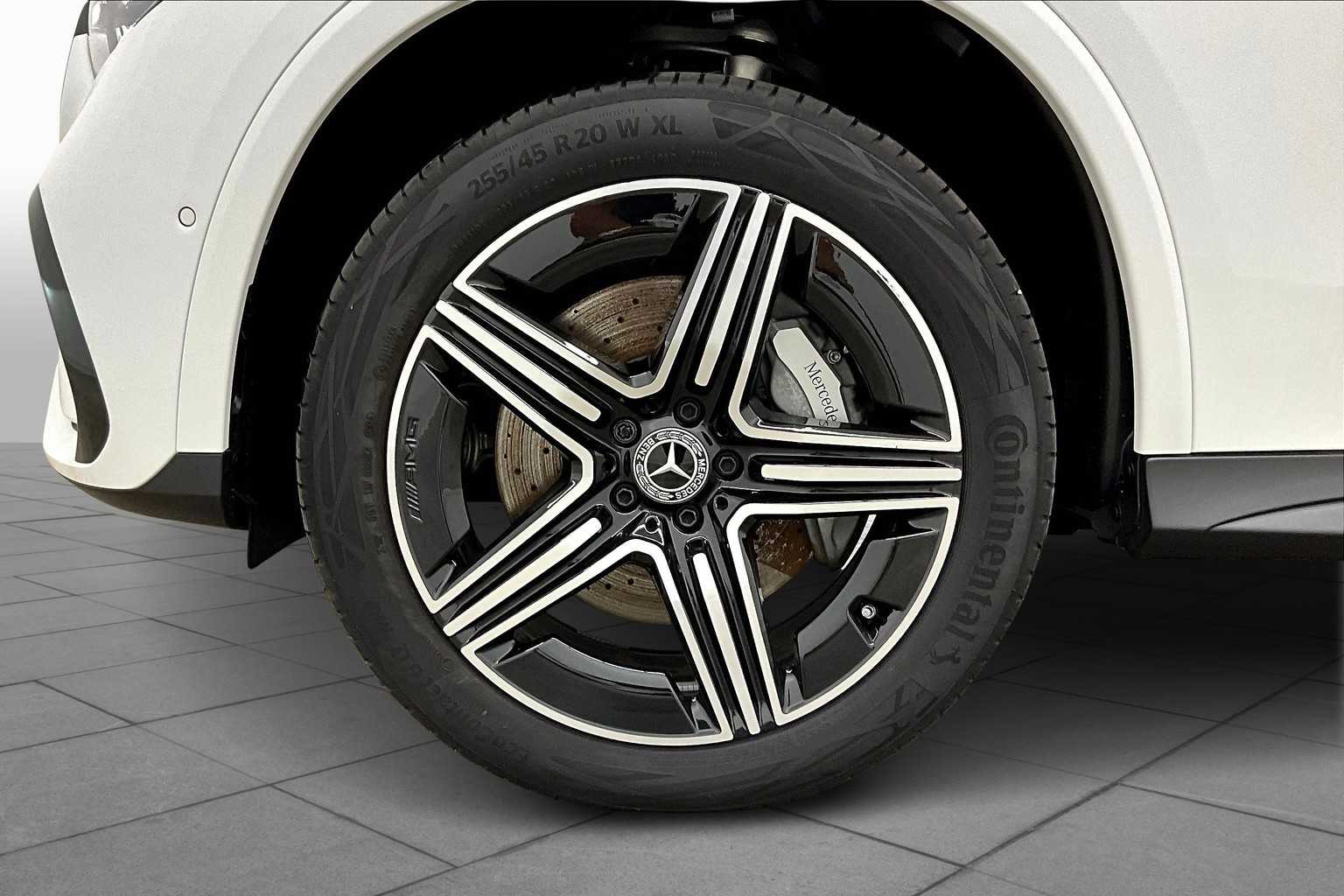 2025 Mercedes Benz GLC 350e 4MATIC photo 2