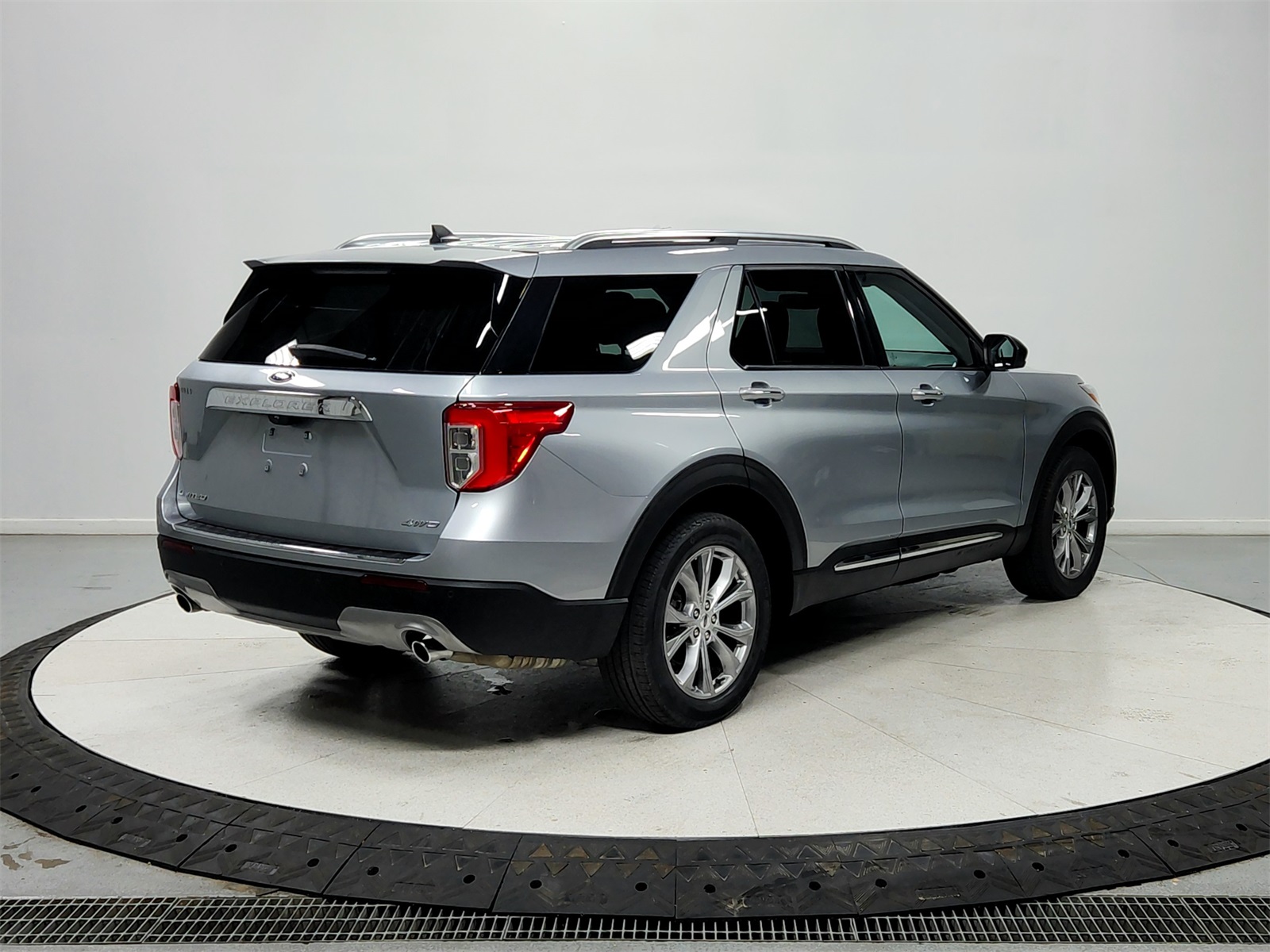 2023 Ford Explorer Limited photo 4