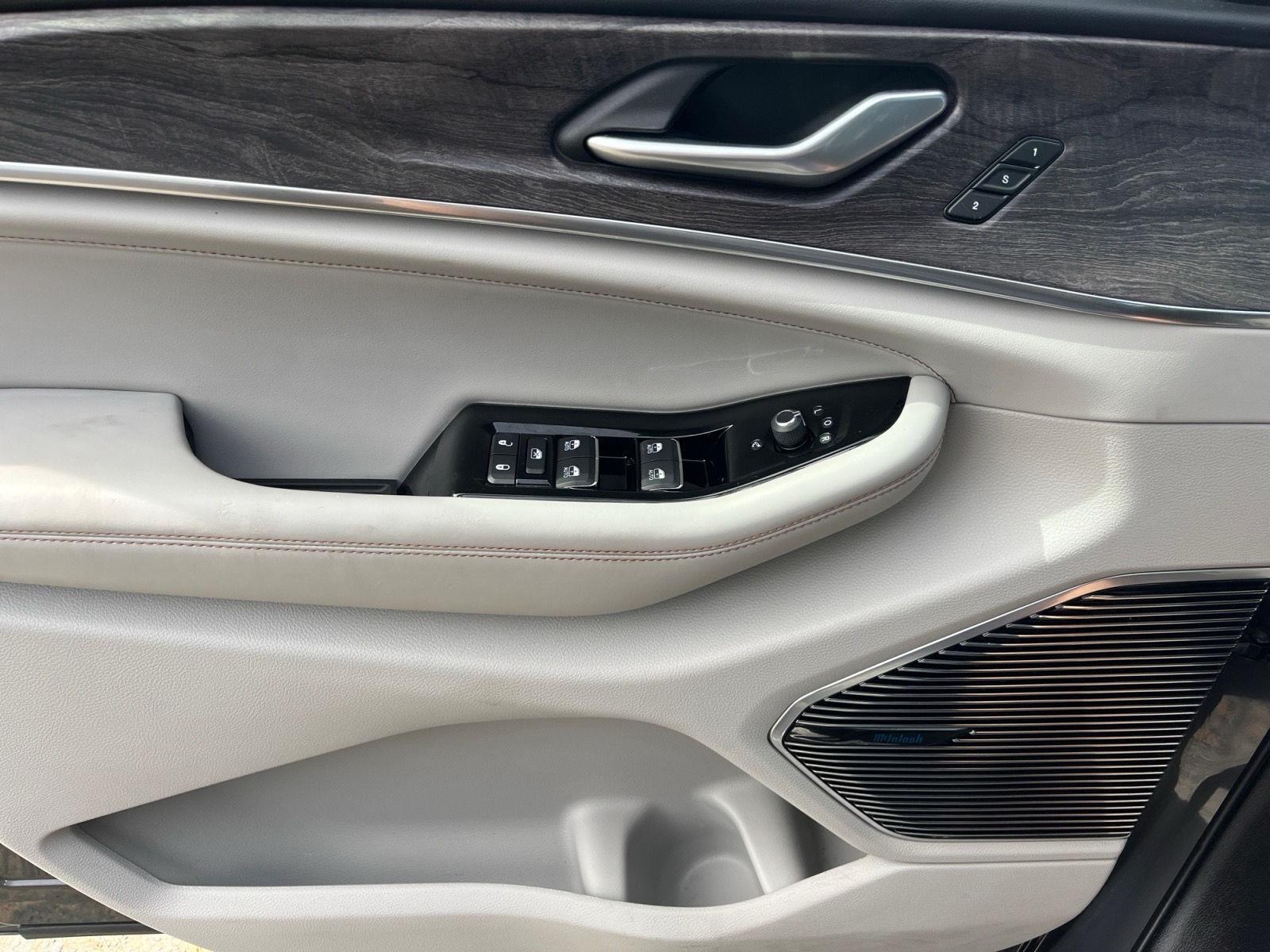 2021 Jeep Grand Cherokee Overland photo 13