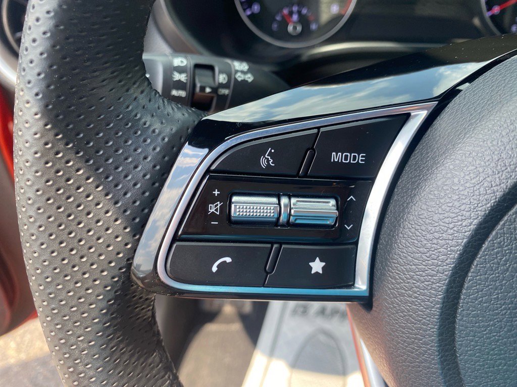 2022 Kia Forte GT-Line photo 17