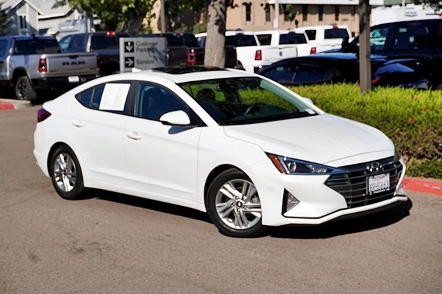 2020 Hyundai Elantra Value Edition photo 2
