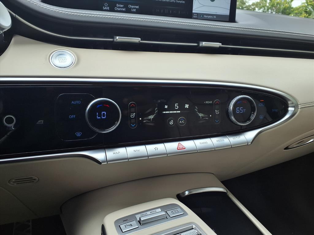 2022 Genesis GV70 3.5T Sport photo 16