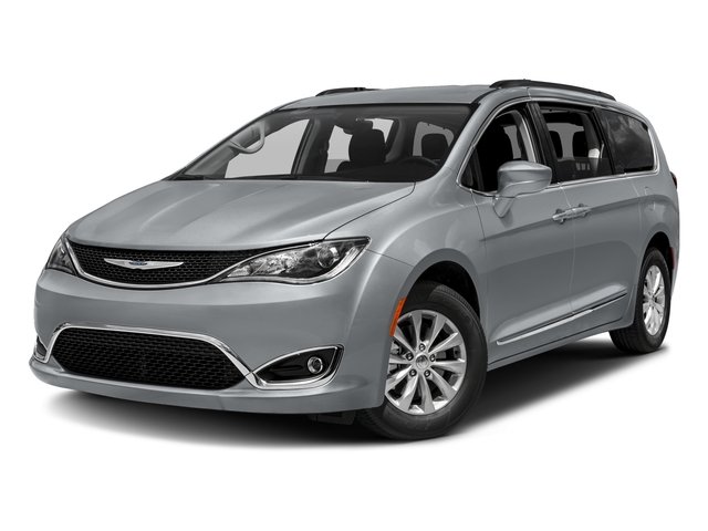 2017 Chrysler Pacifica Touring-L's photo