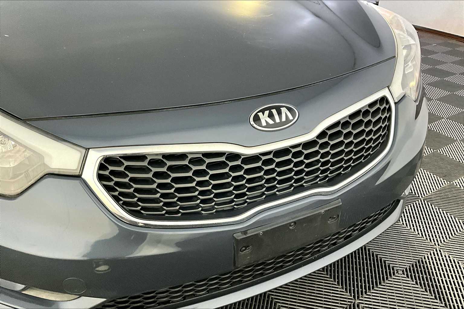 2016 Kia Forte 5-Door LX photo 28