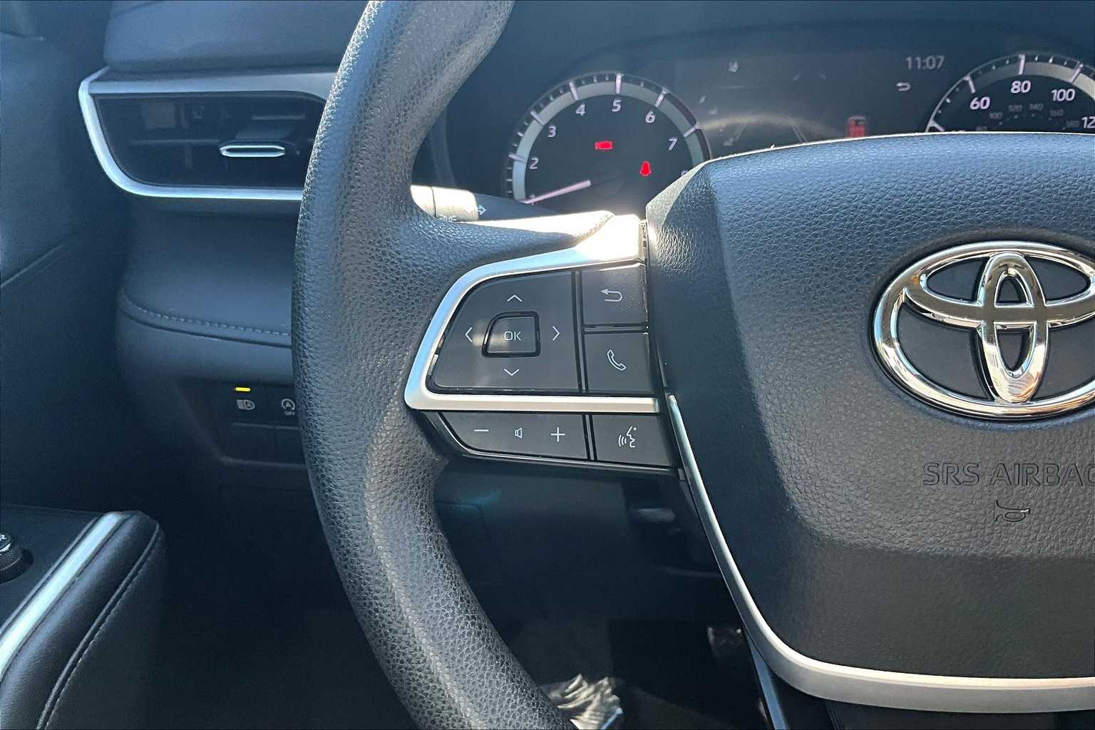 2023 Toyota Highlander L photo 20