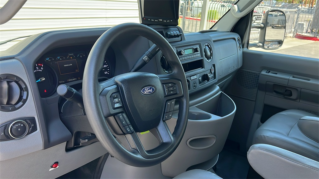 2023 Ford E-350 photo 7