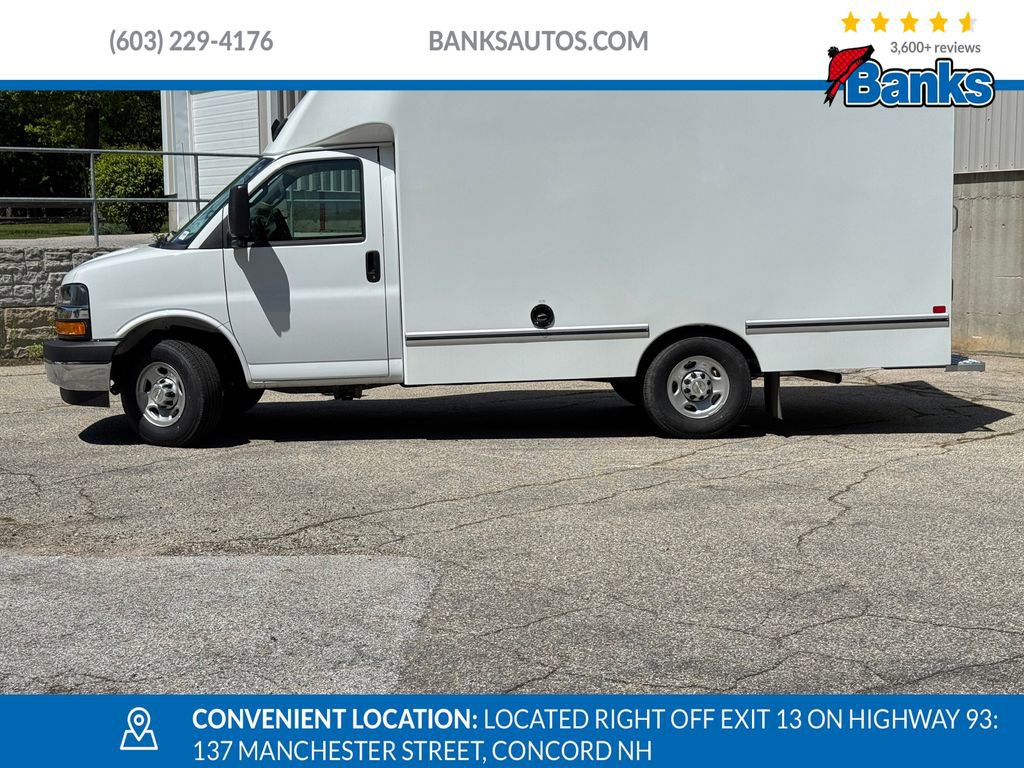 2025 Chevrolet Express Cutaway Base photo 4