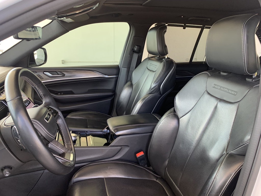 2022 Jeep Grand Cherokee Overland photo 12