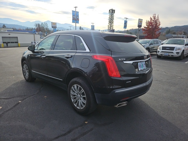 2017 Cadillac XT5 Luxury photo 3