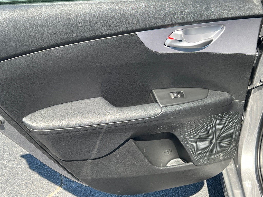 2024 Kia Forte LXS photo 21