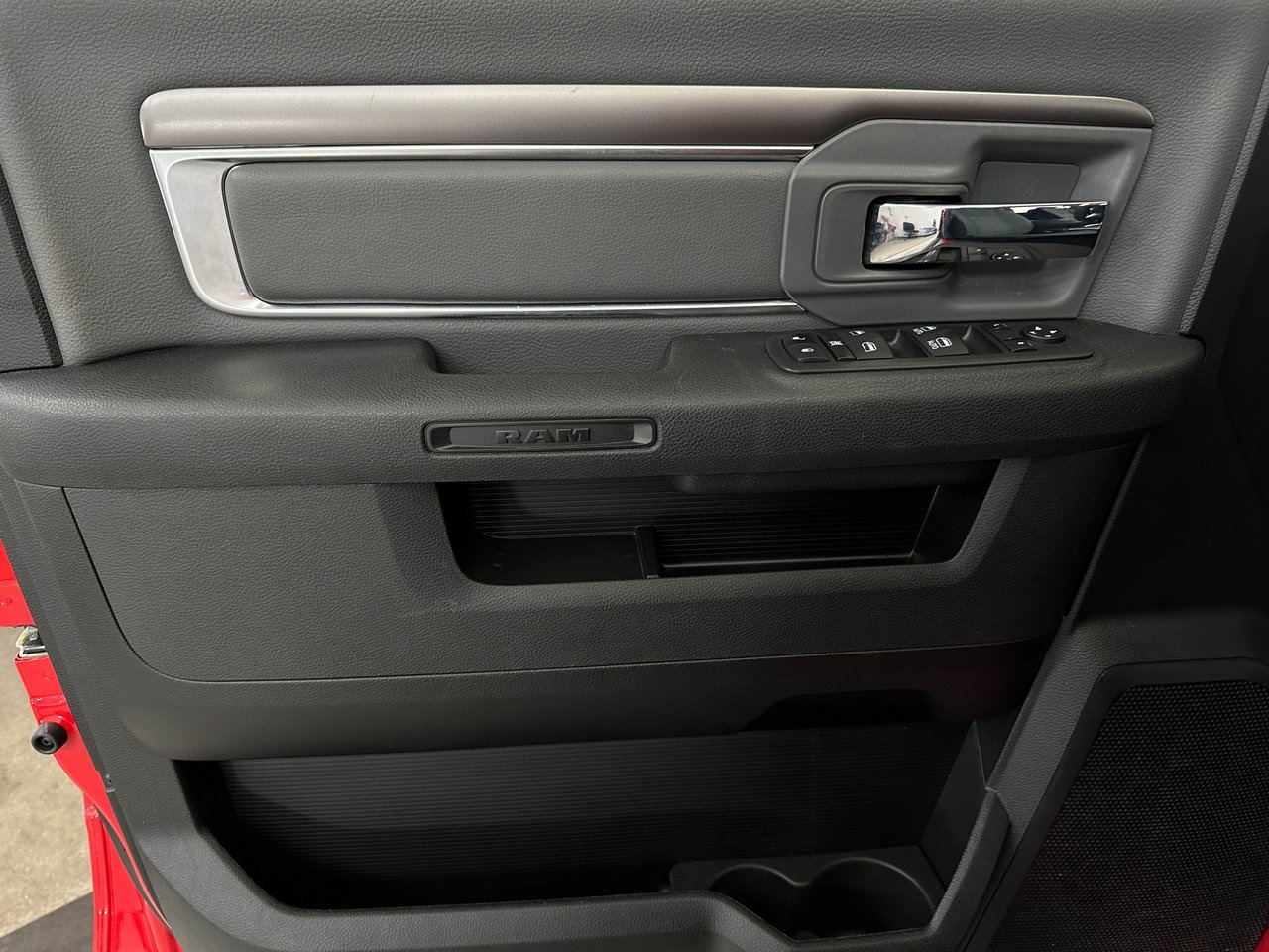 2023 Ram 1500 Classic SLT photo 19
