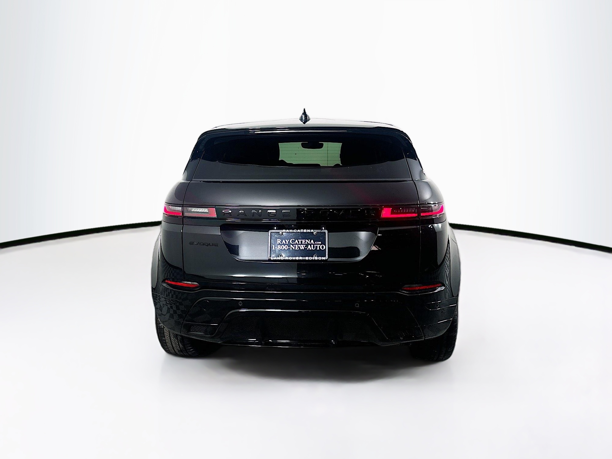 2026 Land Rover Range Rover Evoque Dynamic SE photo 6