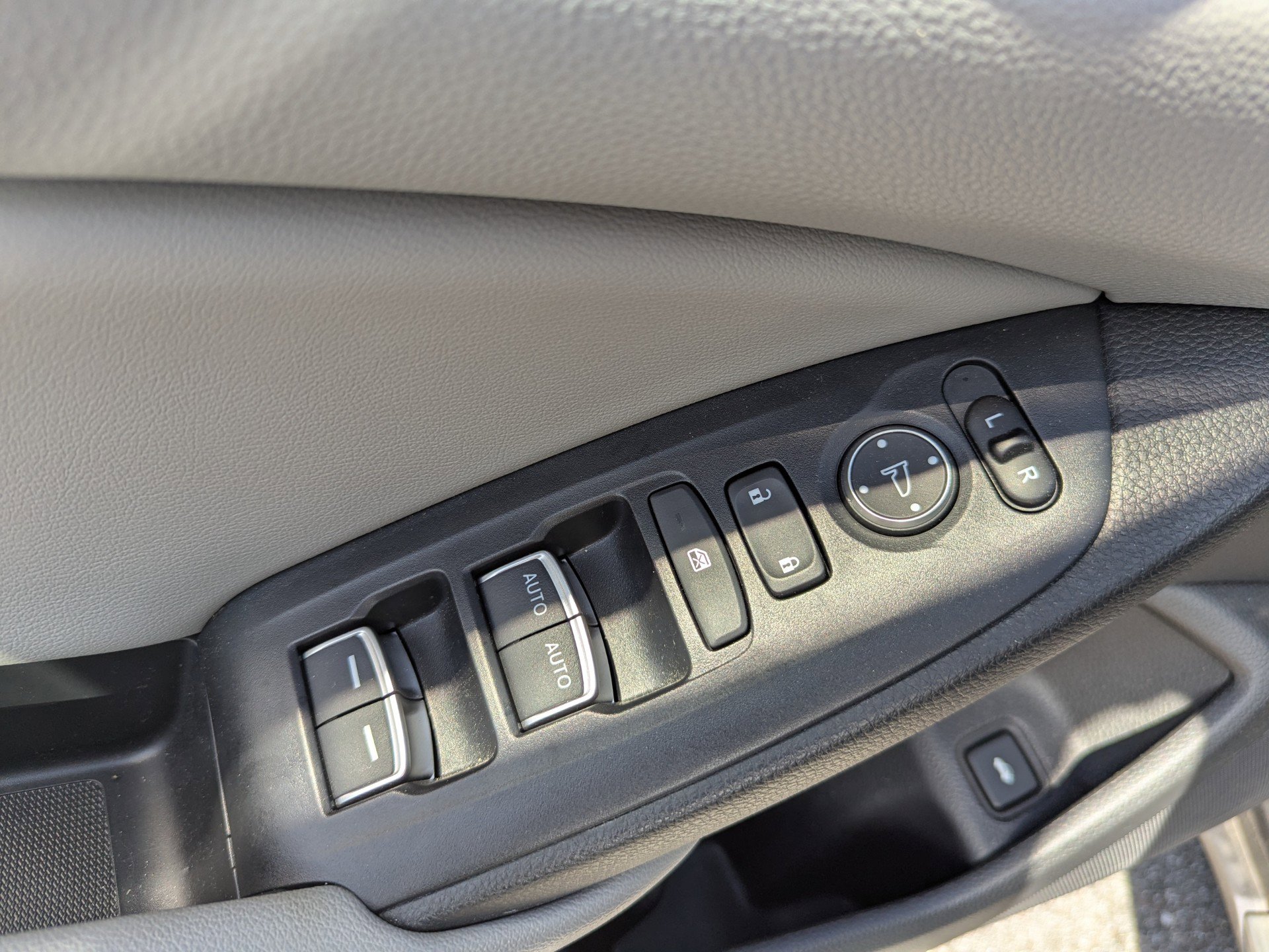 2020 Honda Accord EX photo 18
