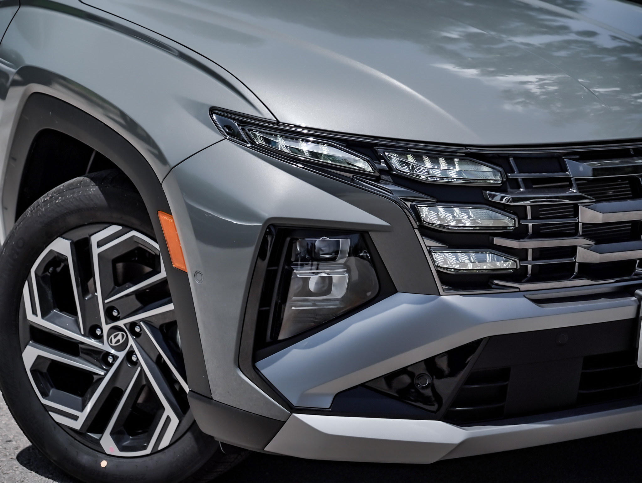2025 Hyundai Tucson Limited photo 3