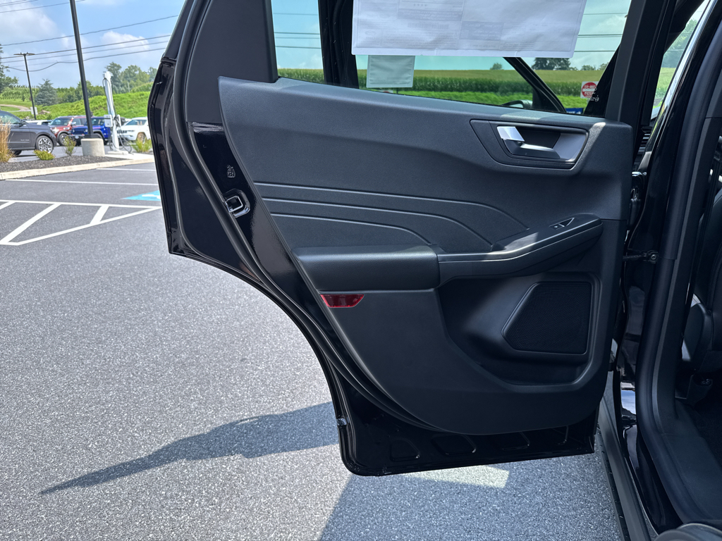2025 Ford Escape ST-Line photo 36