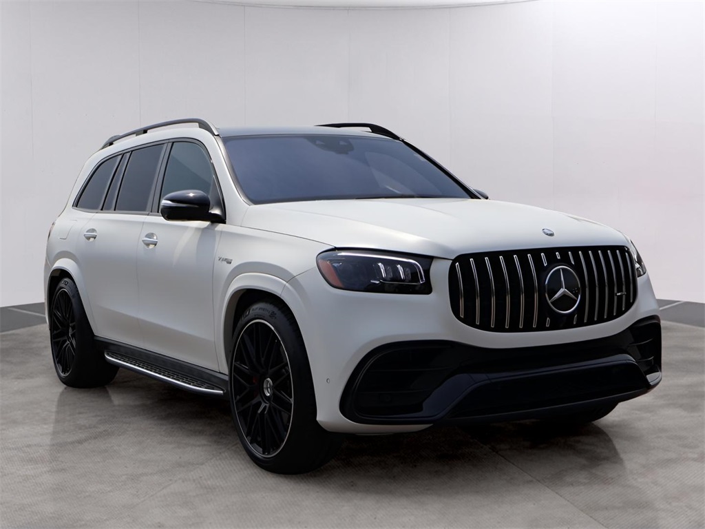 2025 Mercedes Benz GLS 63 AMG 4MATIC photo 3