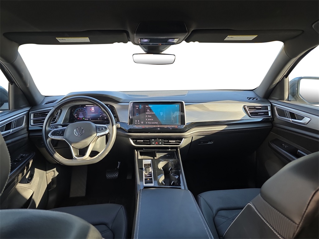 2024 Volkswagen Atlas Cross Sport SE Technology photo 2