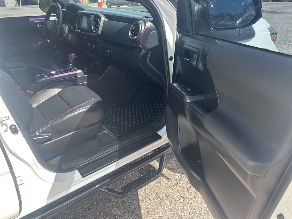 2019 Toyota Tacoma TRD Pro photo 16