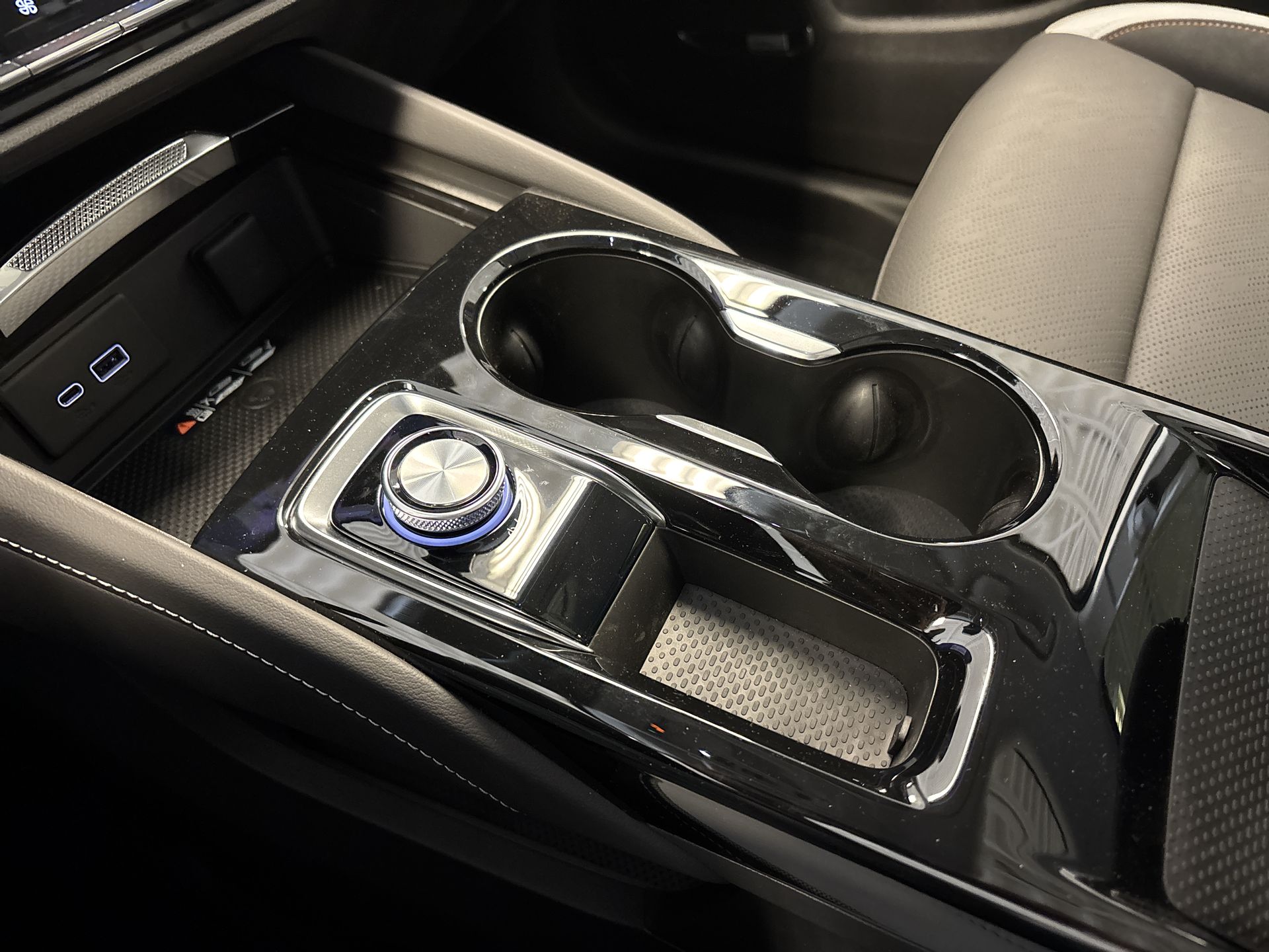 2025 Buick Envision Sport Touring photo 15