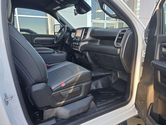 2025 Ram 5500 photo 7