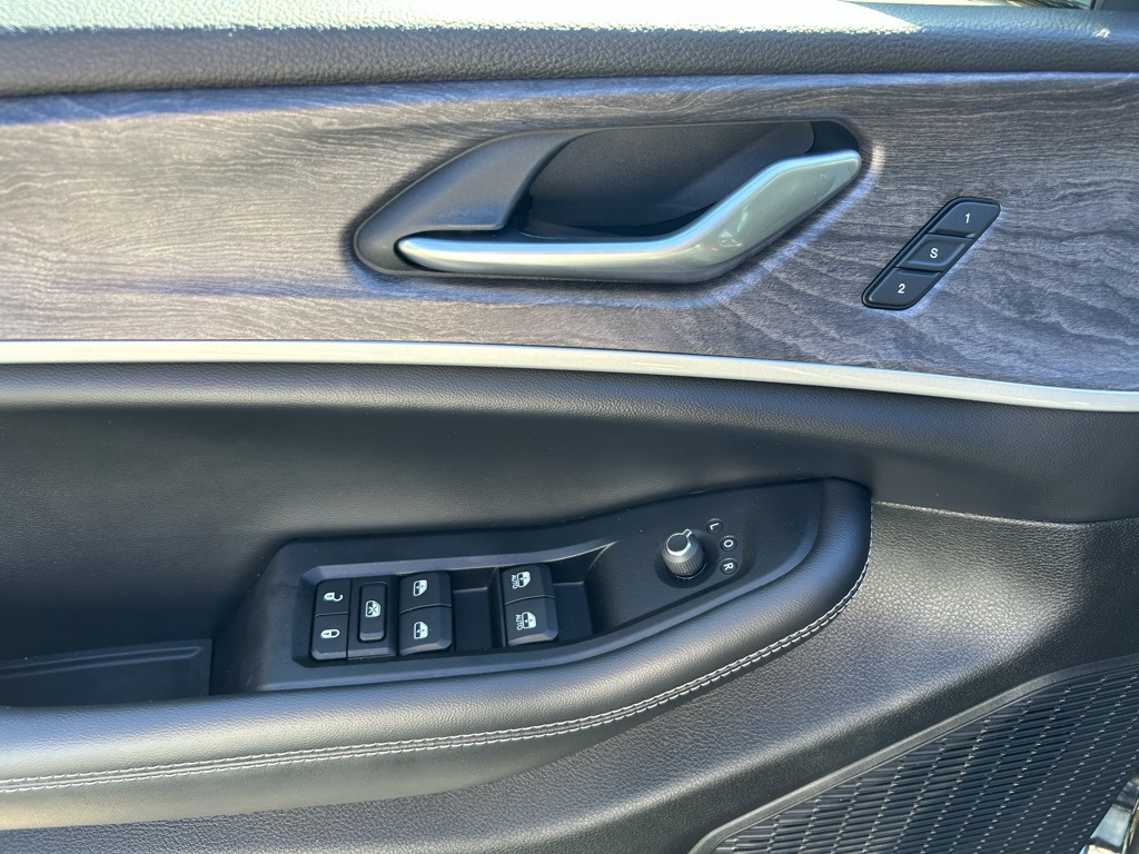 2024 Jeep Grand Cherokee Limited photo 9