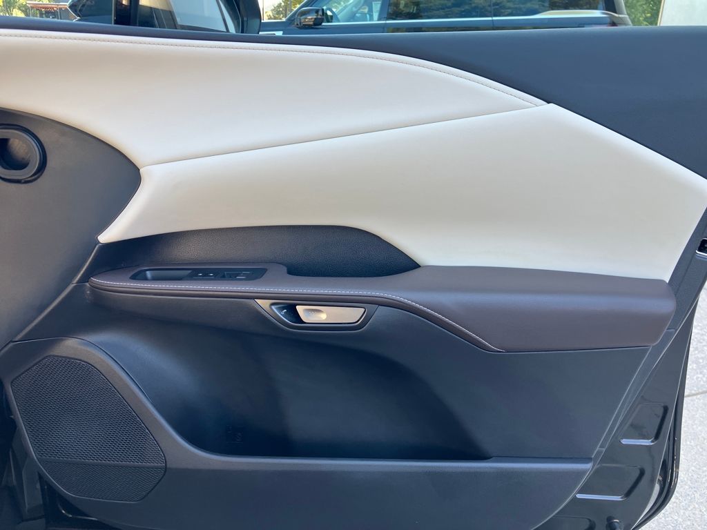 2023 Lexus RX photo 32