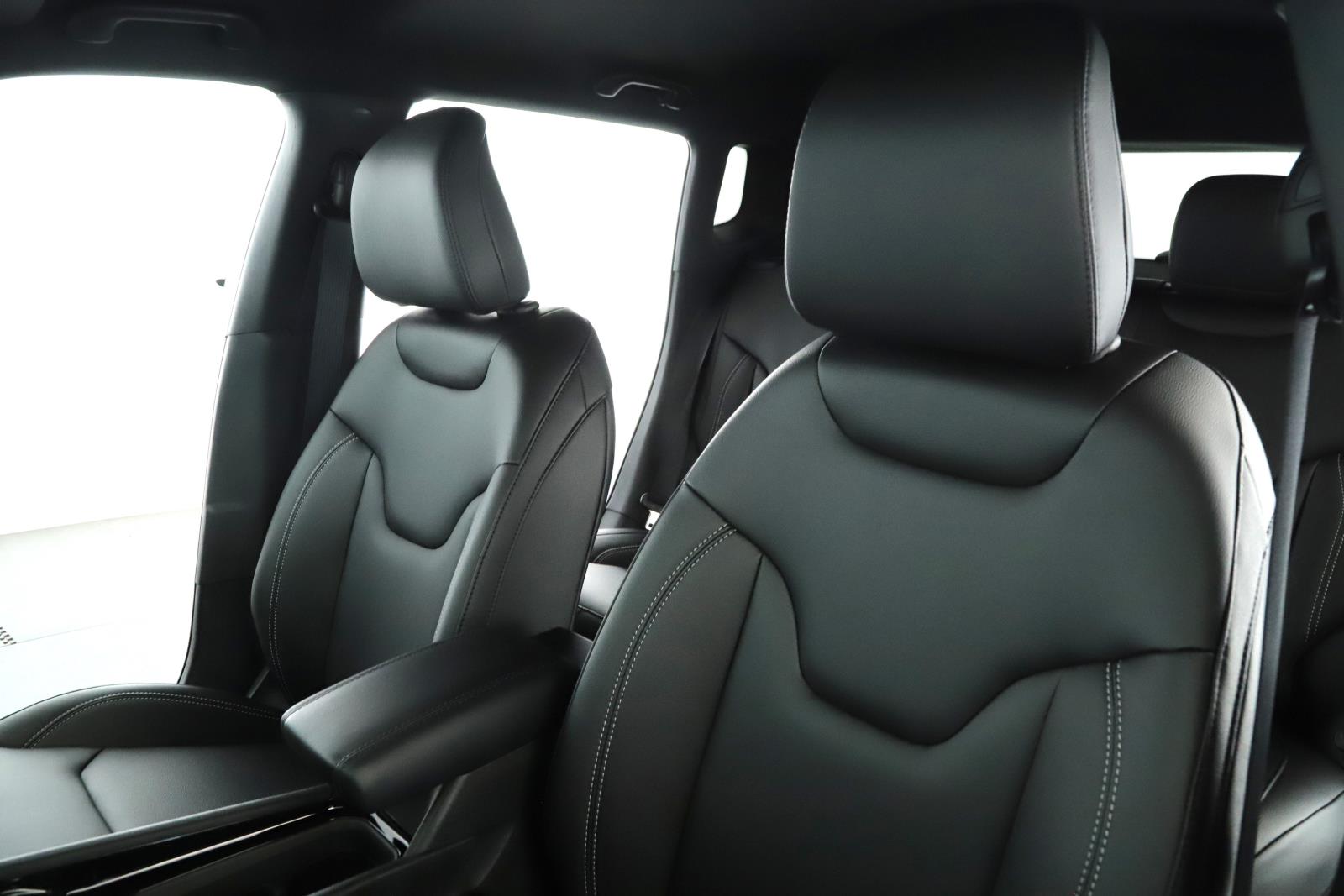 2025 Jeep Compass Limited photo 3