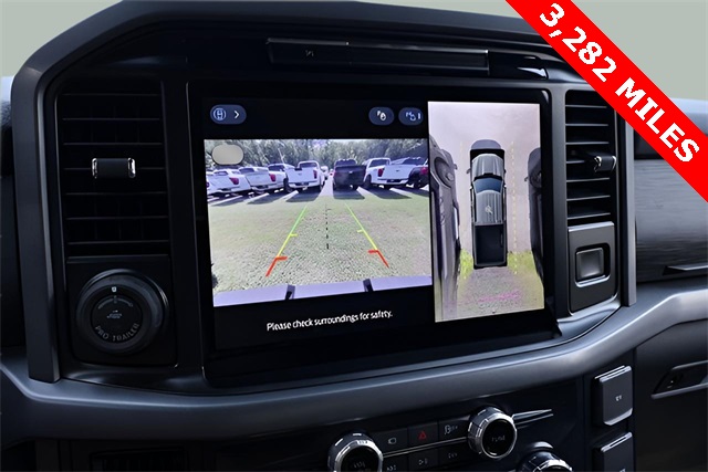 2025 Ford F-150 XLT photo 3