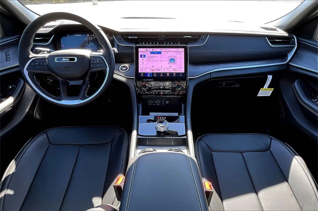 2025 Jeep Grand Cherokee Limited photo 4