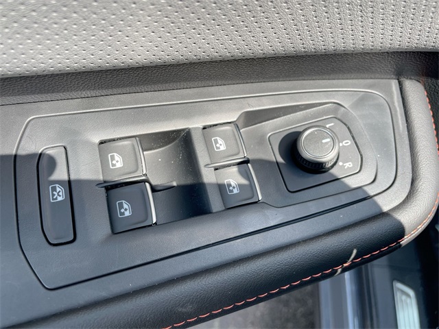 2025 Volkswagen Atlas Peak Edition SE Technology photo 29