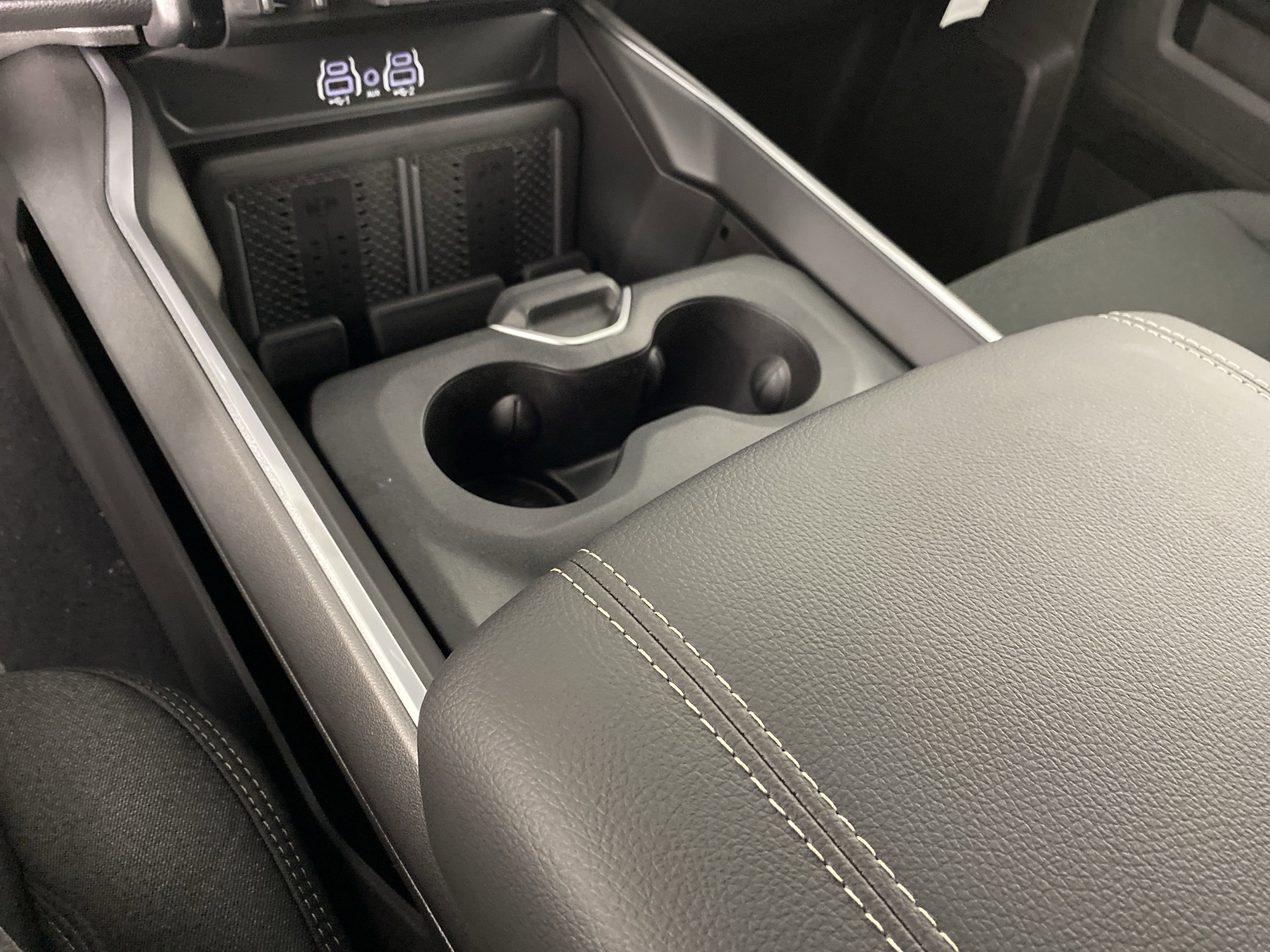 2025 Ram 2500 Big Horn photo 6
