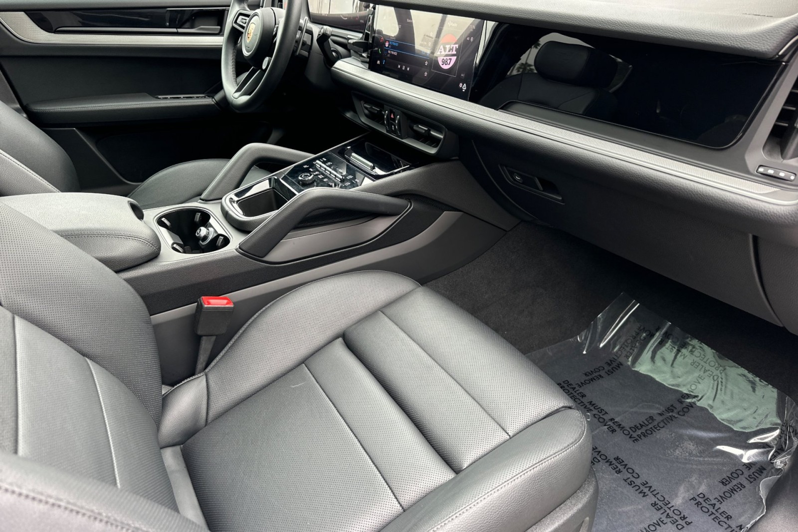 2025 Porsche Cayenne Turbo photo 19