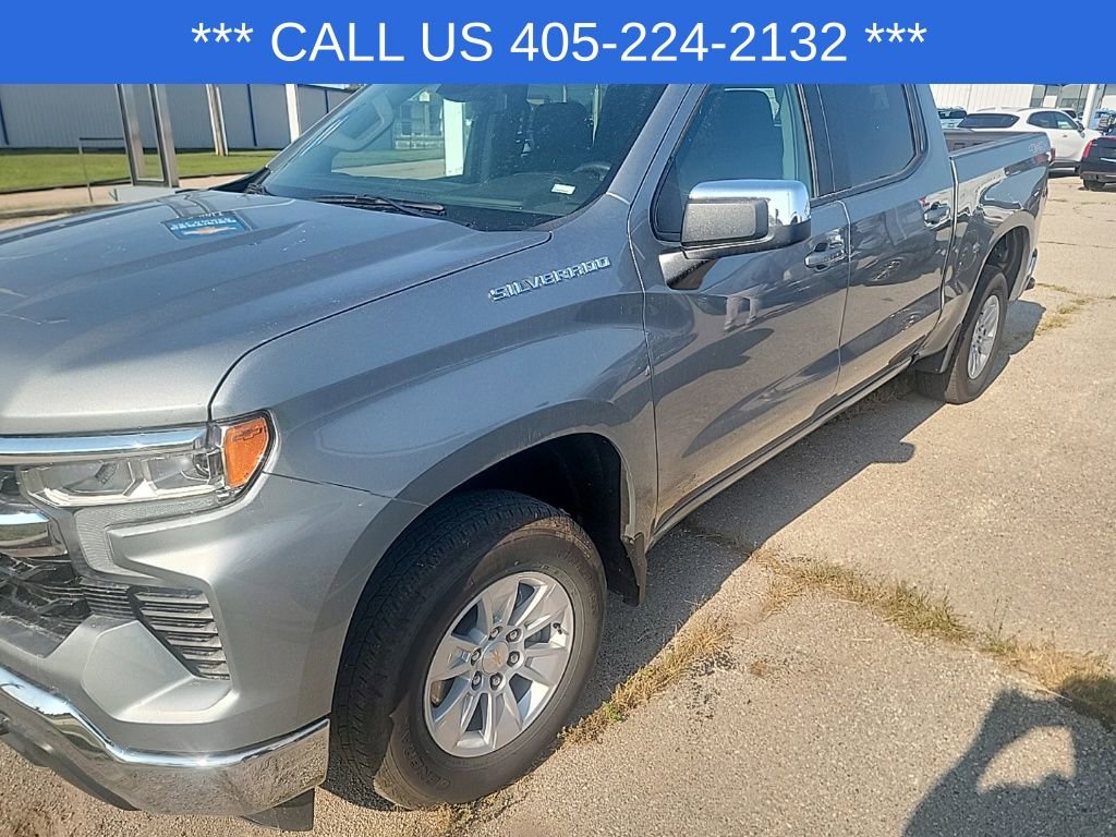 2025 Chevrolet Silverado 1500 LT photo 2