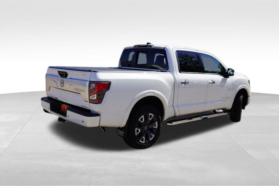 2024 Nissan Titan Platinum Reserve photo 5