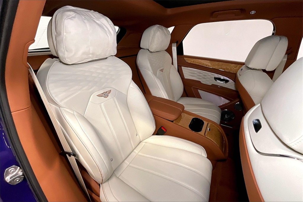 2024 Bentley Bentayga Azure photo 24